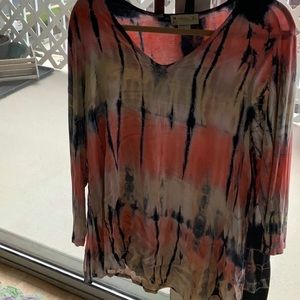 TIE DYE V-NECK TUNIC.  SOFT, LIGHT WEIGHT, SWINGY.  NEW-NEVER WORN